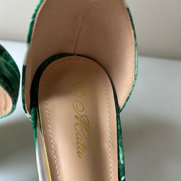 Mata Lopez Floral Ankle Strap Palm Tree Gorgeous Block Heels Size 8.5 - Picture 4 of 12